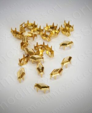 Borchie esagonali con rombo a rilievo art. 692