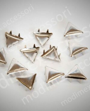 Flat triangular nailheads