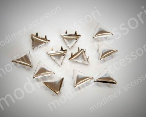 Flat triangular nailheads