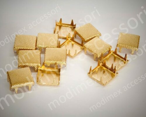 Griffes carrées plates en pointillés art. Flat Square Seeded