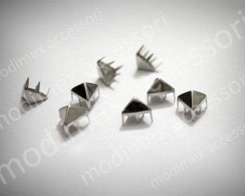 Raised triangular pyramid nailheads art. Z2TRI095