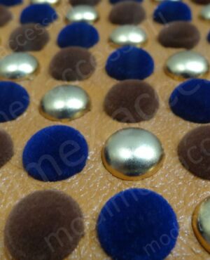Esempio di applicazione borchie Pearl classiche e vellutate