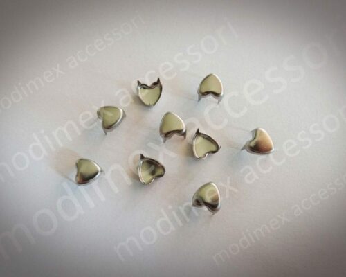 Flat heart nailheads art. HRT06