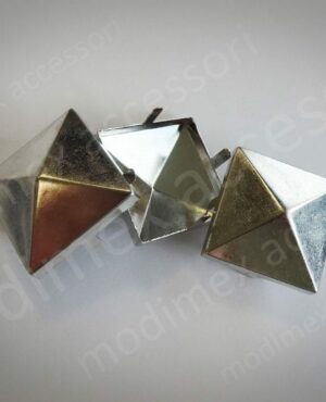 Square pyramid studs art. PYR30x30