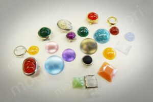 Garment stones