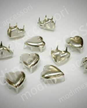 Borchie cuore a rilievo art. 3865